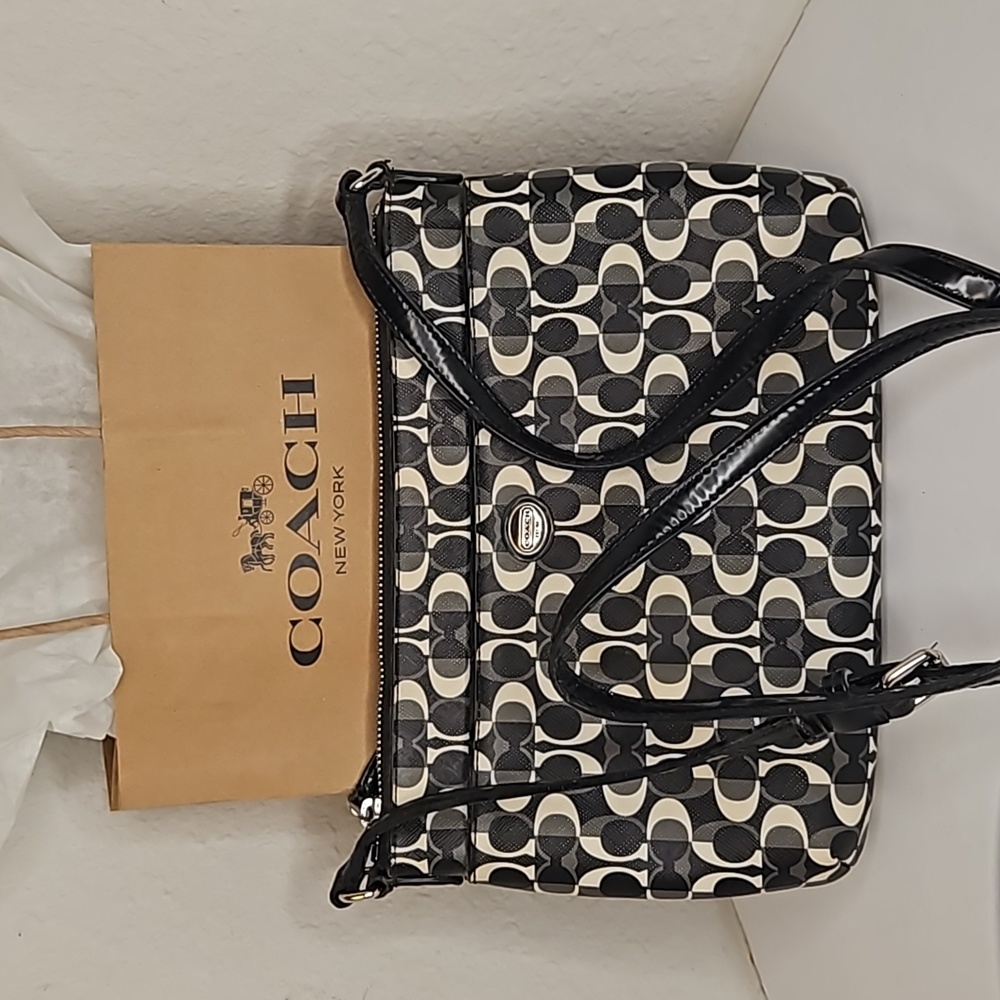 Authentic Coach Monogram Set - Picture 3 of 9
